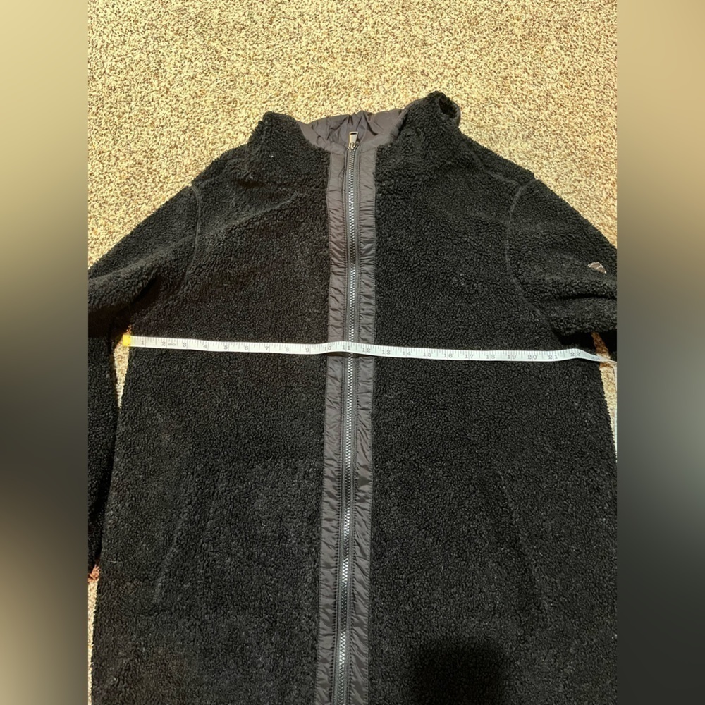 1 MADISON EXPEDITION Womens Black Hooded
Sherpa Coat - Picture 8 of 9